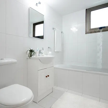 Regina בית נופש איה נאפה