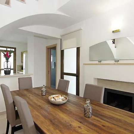 Regina איה נאפה