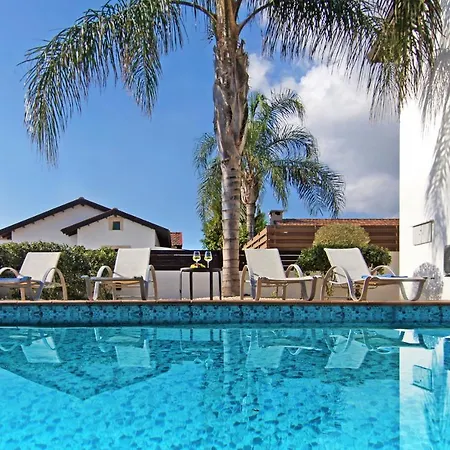 Regina * איה נאפה